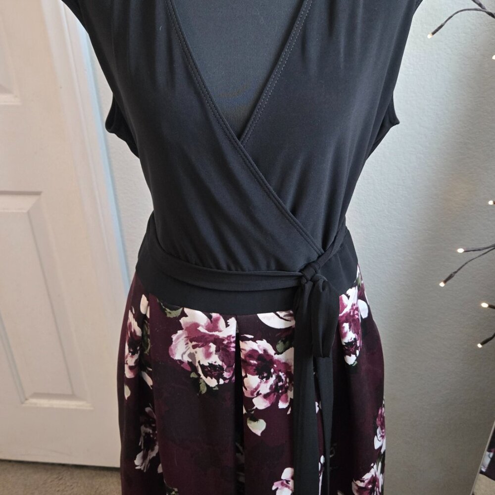 Fleur and Stone - Size 12 Dress with pockets - Pre-Owned